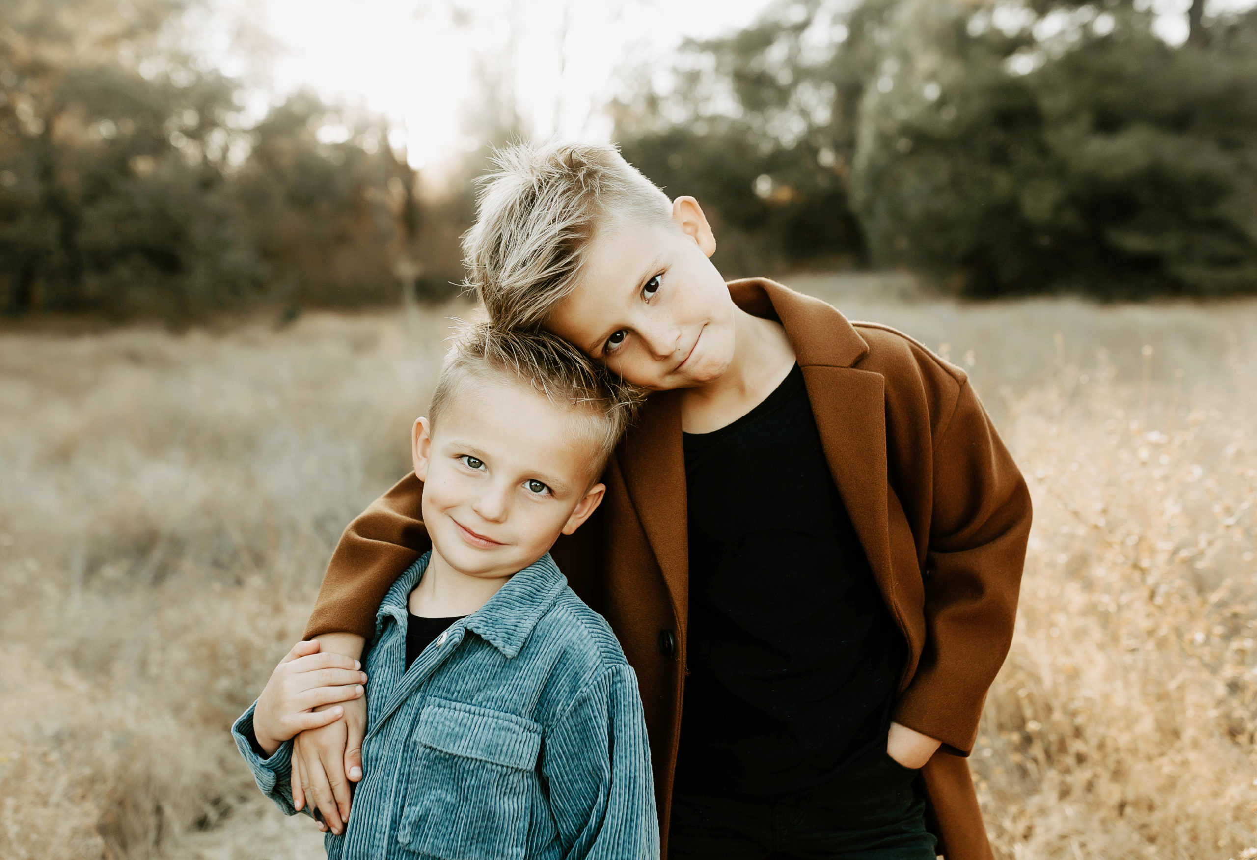 Easy Ways to get Natural Family Poses for Photos | Jillian Goulding